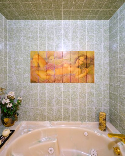 Hot tub in The Underground House, Las Vegas by Alastair Philip Wiper