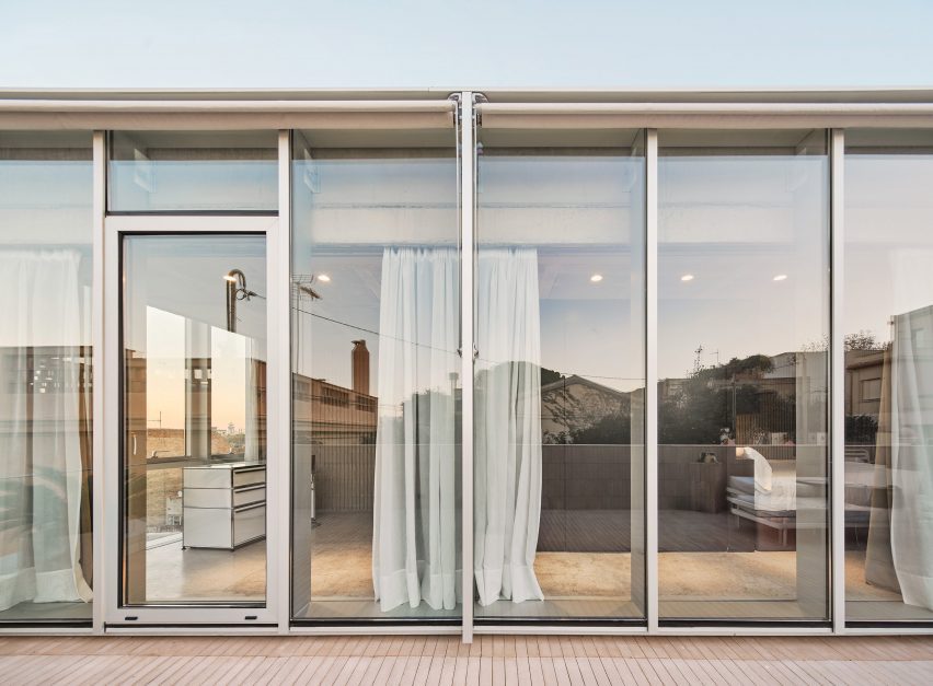 Villain House by Architecture Office Claudia Raurell
