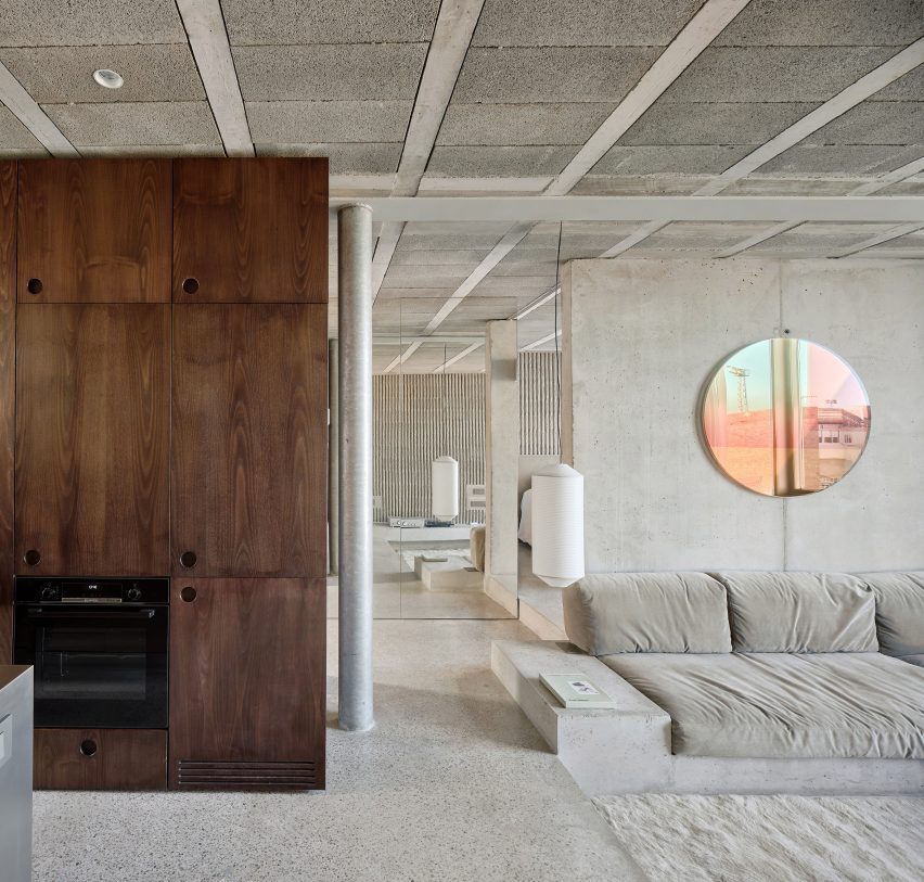 Villain House by Architecture Office Claudia Raurell