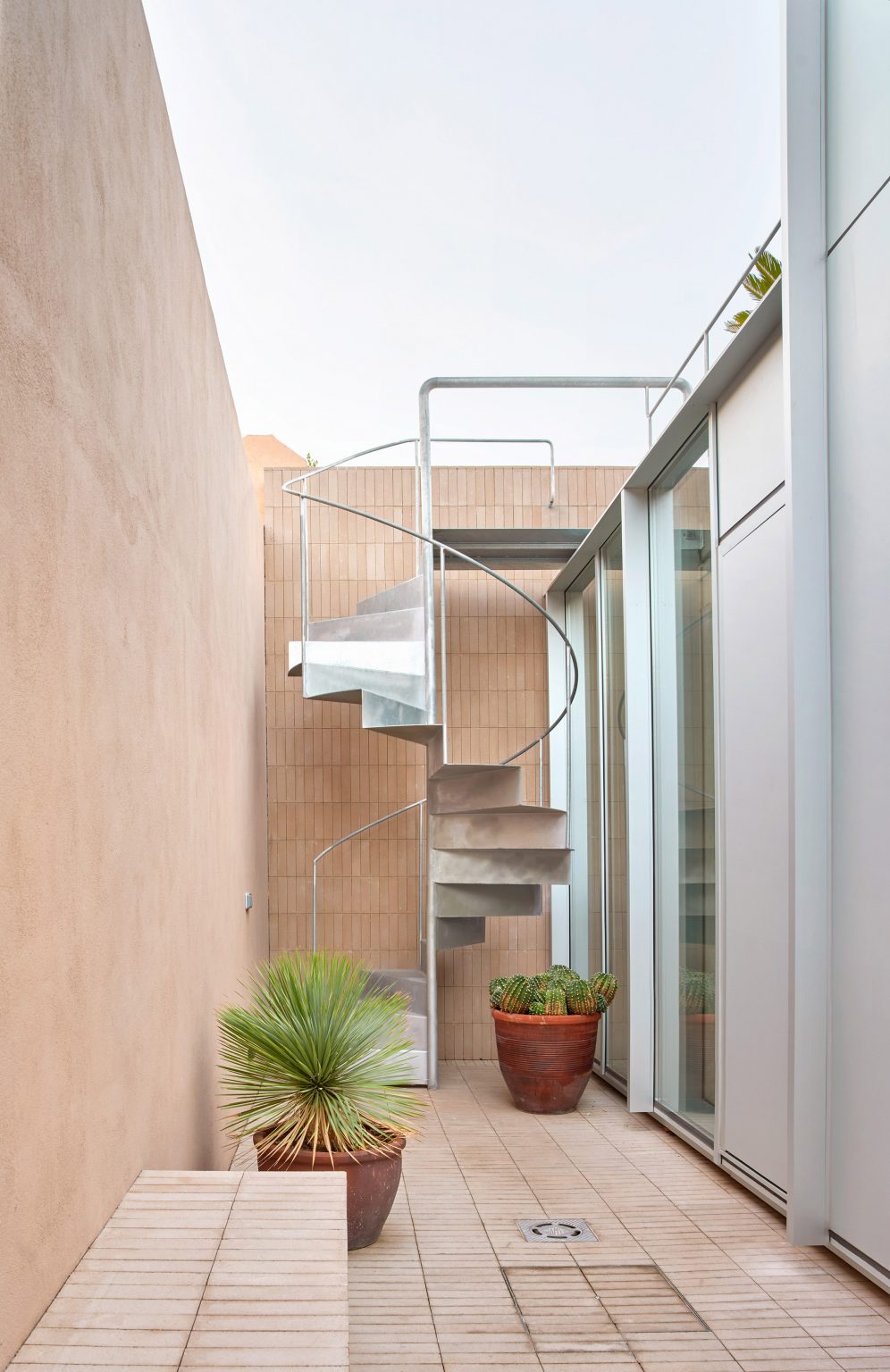 Villain House by Architecture Office Claudia Raurell