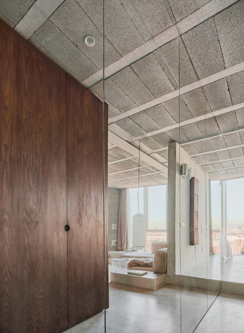 Villain House by Architecture Office Claudia Raurell