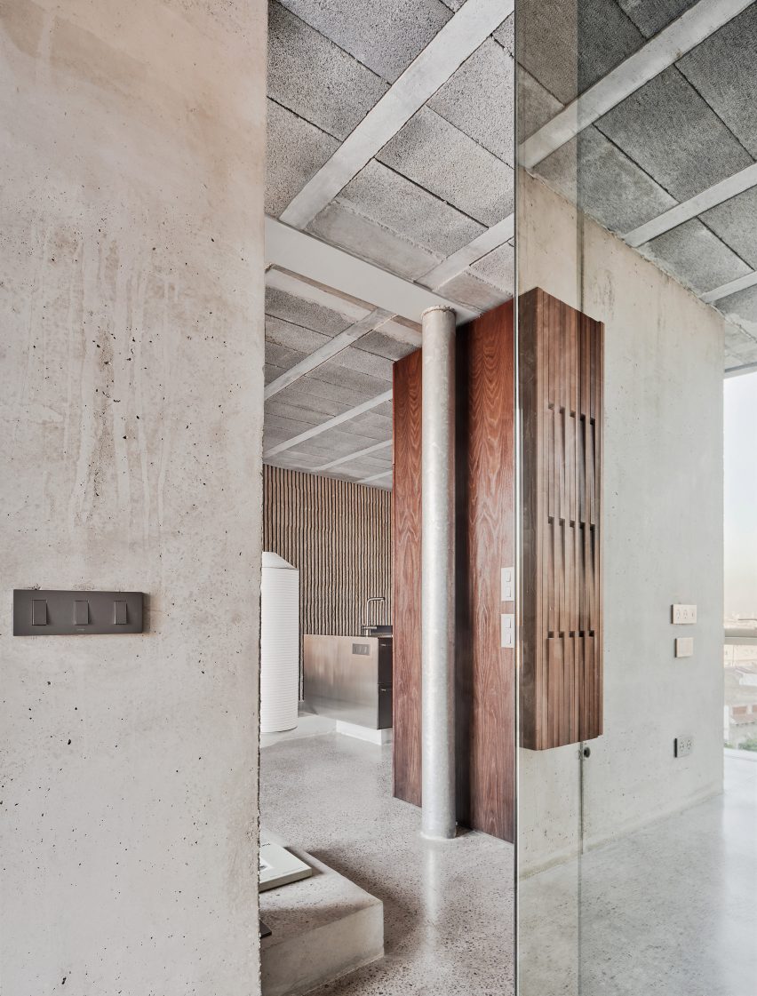 Villain House by Architecture Office Claudia Raurell