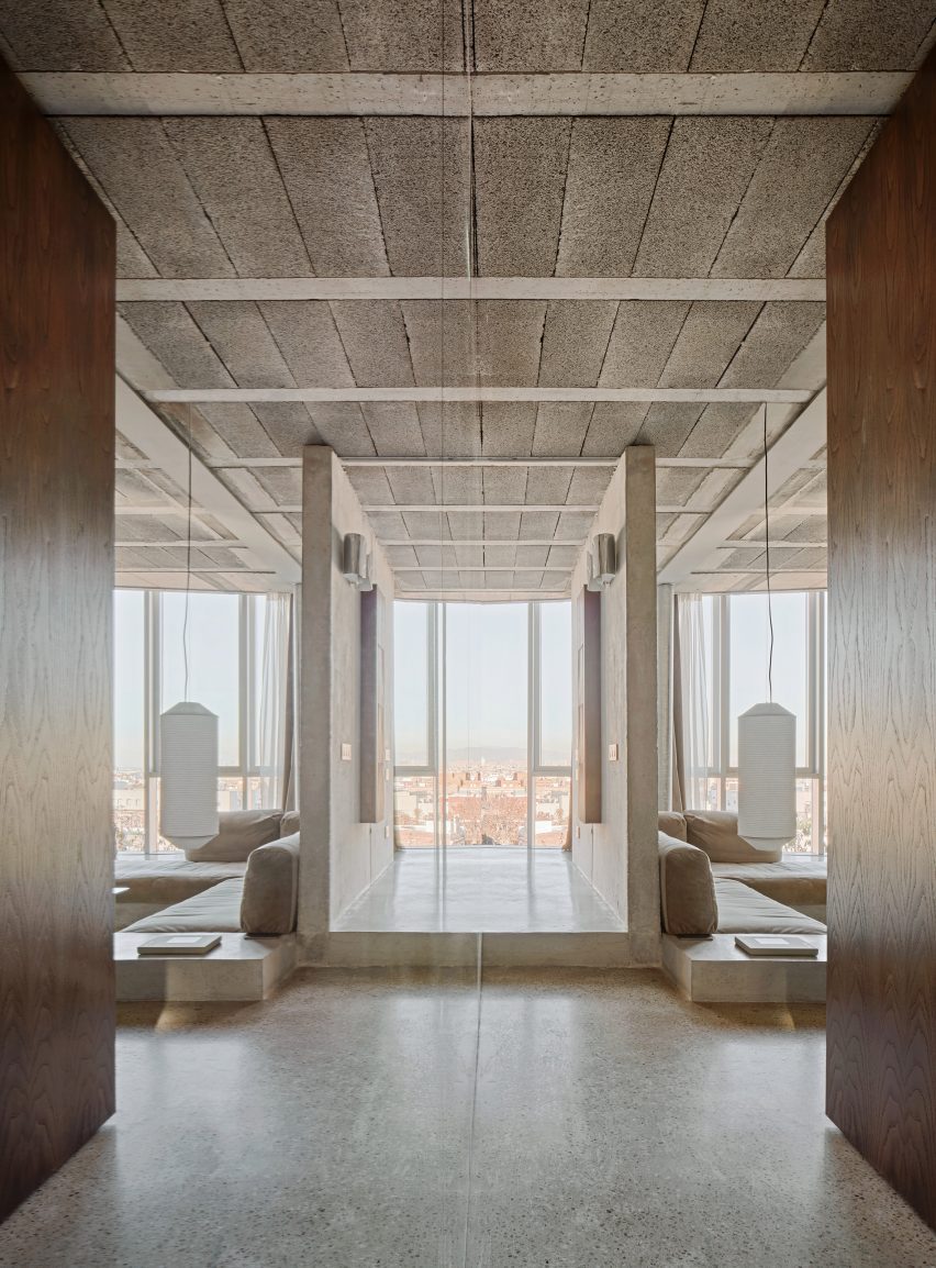 Villain House by Architecture Office Claudia Raurell