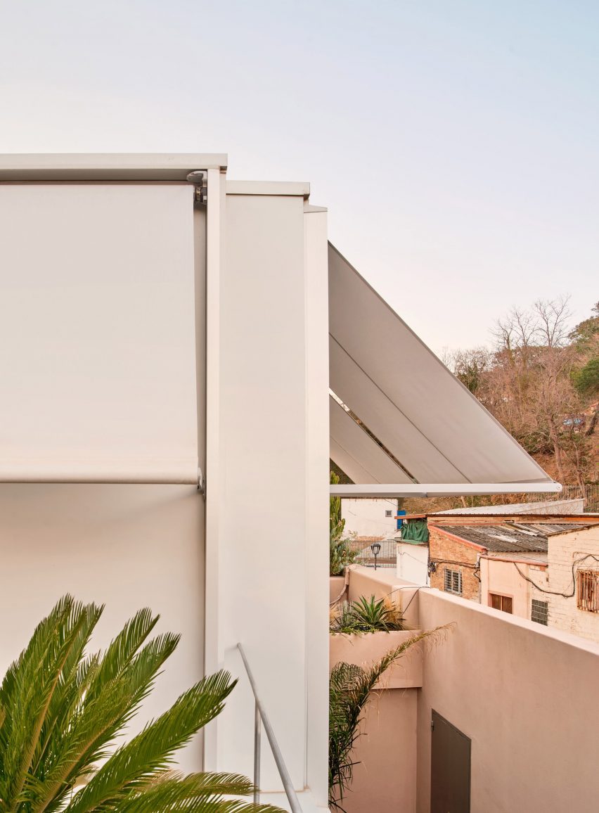 Villain House by Architecture Office Claudia Raurell