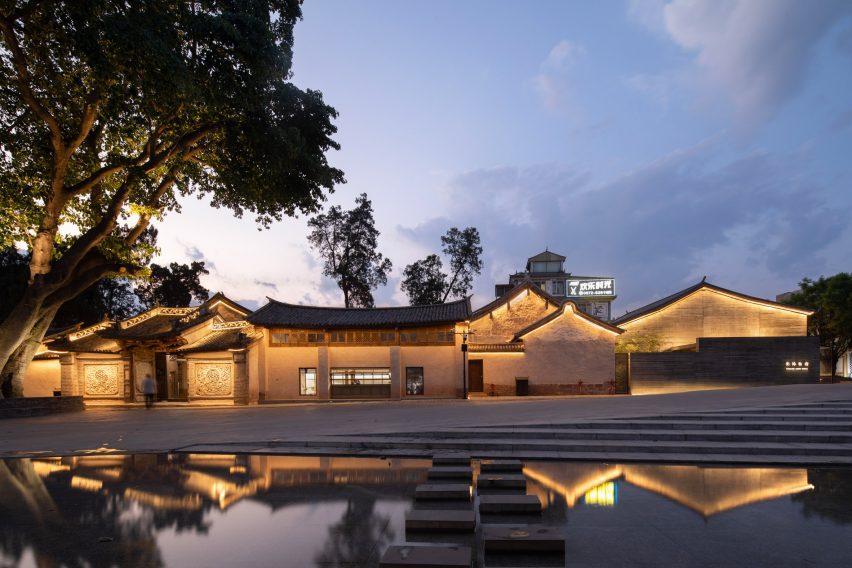 Weishan Chongzheng Academy Bookstore by Trace Architecture Office