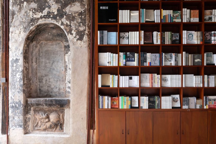 Weishan Chongzheng Academy Bookstore by Trace Architecture Office