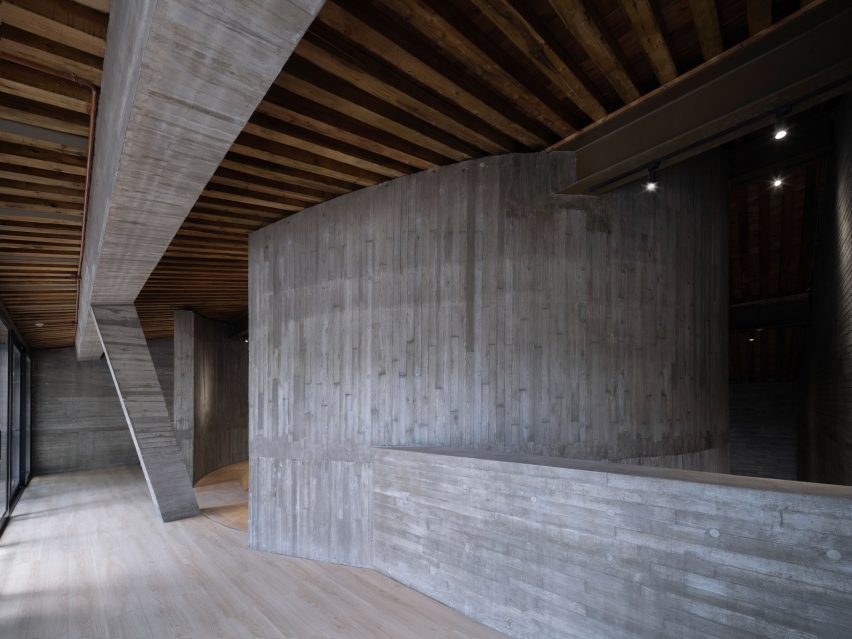 Weishan Chongzheng Academy Bookstore by Trace Architecture Office