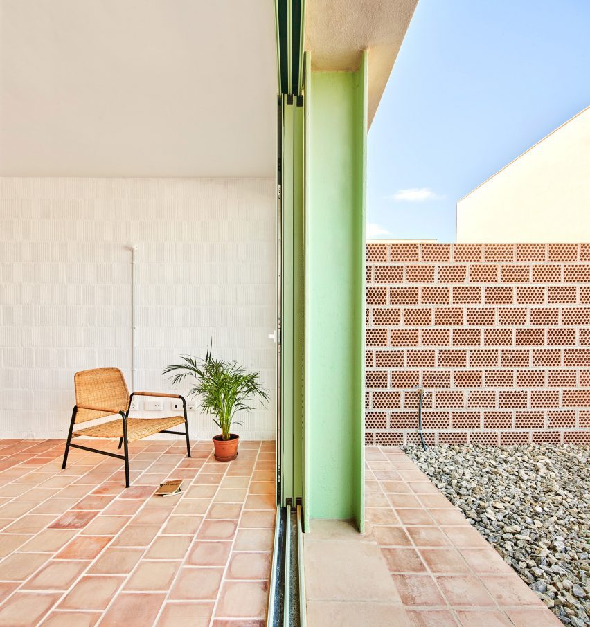 54 social housing units in Inca by Joan J Fortuny and Alventosa Morell Arquitectes