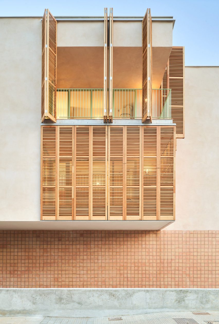 54 social housing units in Inca by Joan J Fortuny and Alventosa Morell Arquitectes