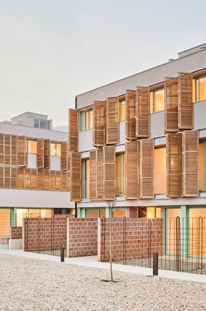 54 social housing units in Inca by Joan J Fortuny and Alventosa Morell Arquitectes