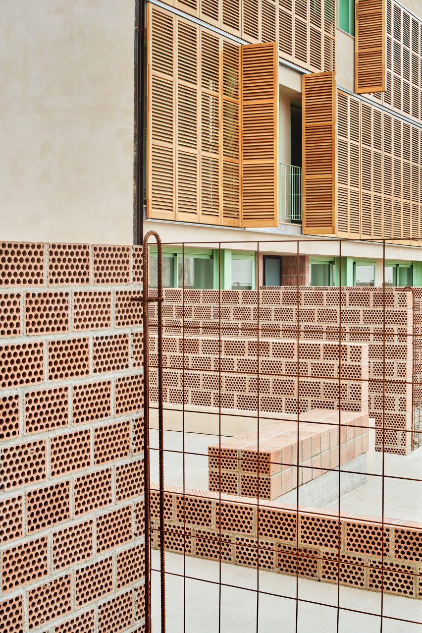 54 social housing units in Inca by Joan J Fortuny and Alventosa Morell Arquitectes