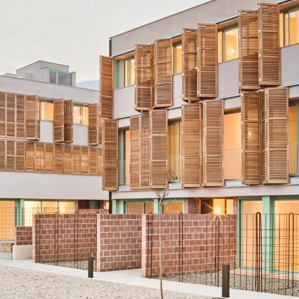 54 social housing units in Inca by Joan J Fortuny and Alventosa Morell Arquitectes