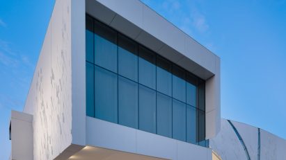 Morphosis precast concrete clad museum in Dallas