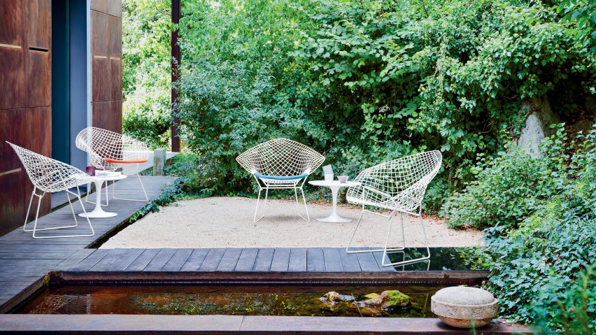 Harry Bertoia’s Diamond Chair requires “primitive method” of construction