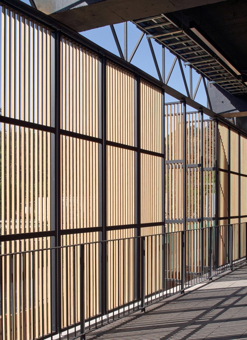FADEU building by Alberto Moletto and Sebastián Paredes