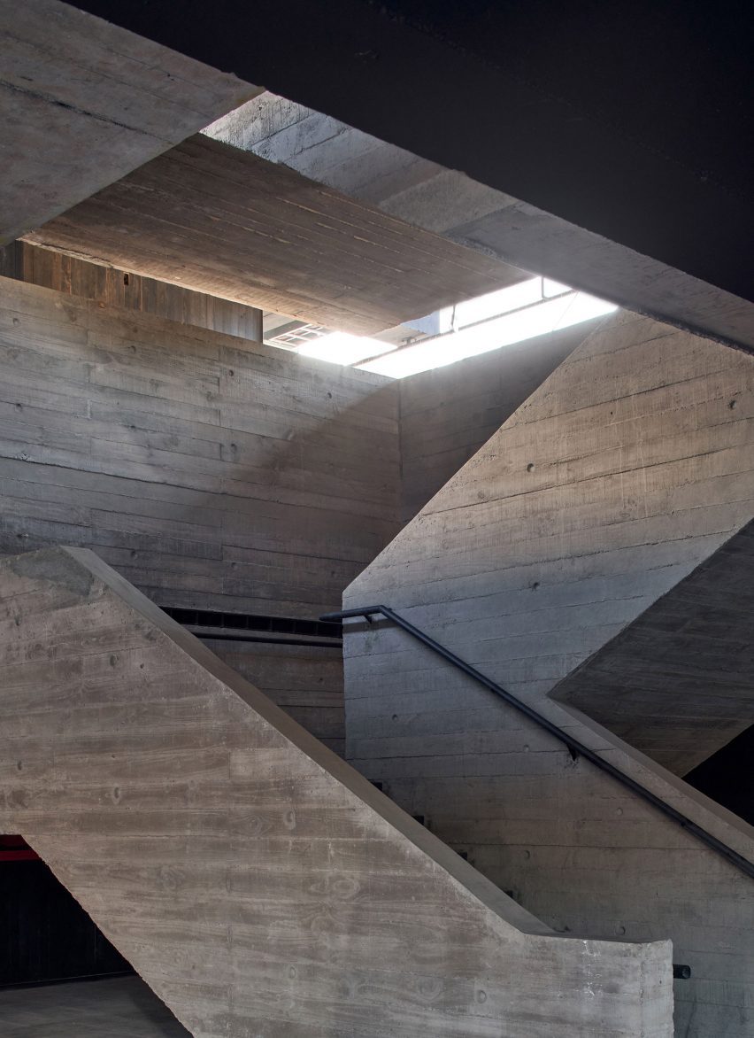 FADEU building by Alberto Moletto and Sebastián Paredes