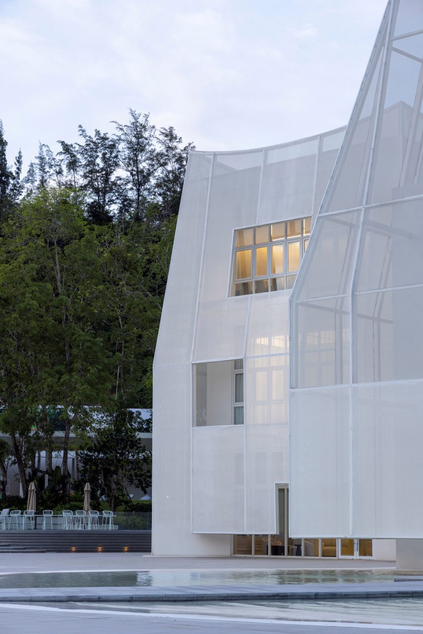 Flickering Peak by Wutopia Lab