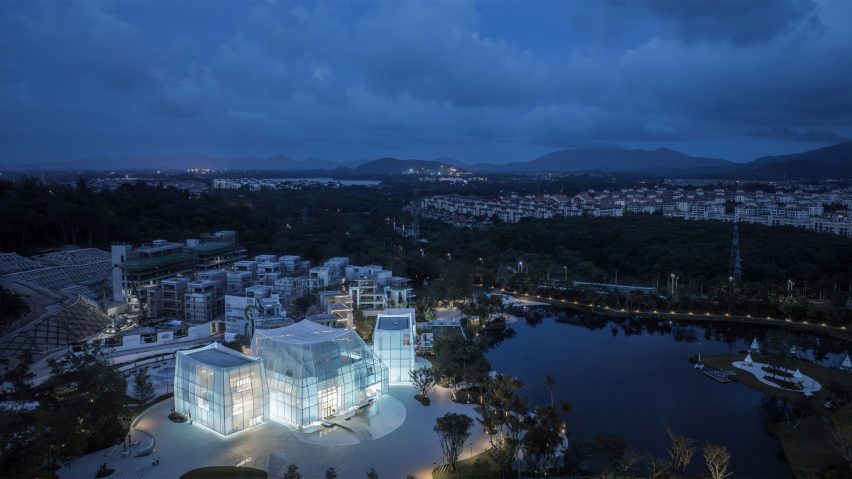Flickering Peak in China by Wutopia Lab