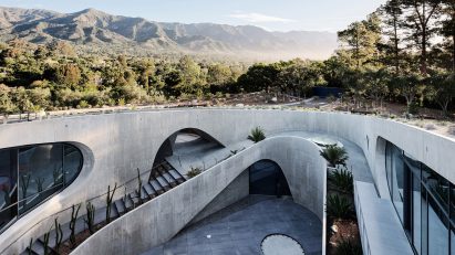 Arched concrete house