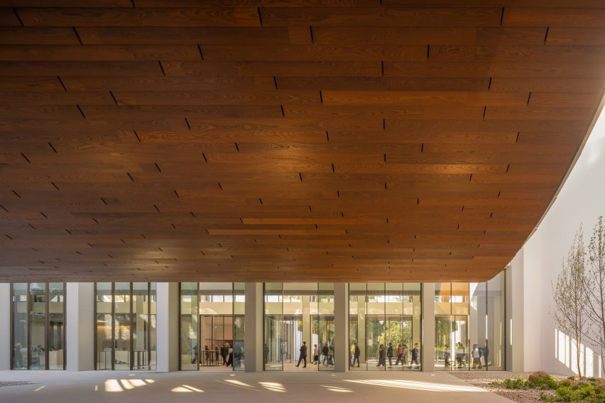 Centro de Arte Moderna Gulbenkian by Kengo Kuma