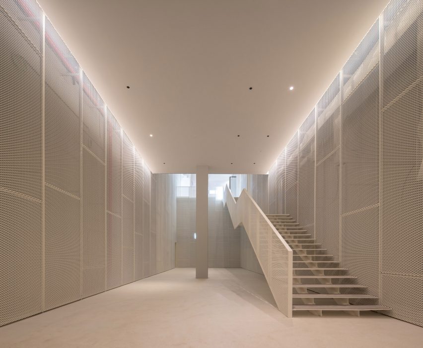 Centro de Arte Moderna Gulbenkian by Kengo Kuma