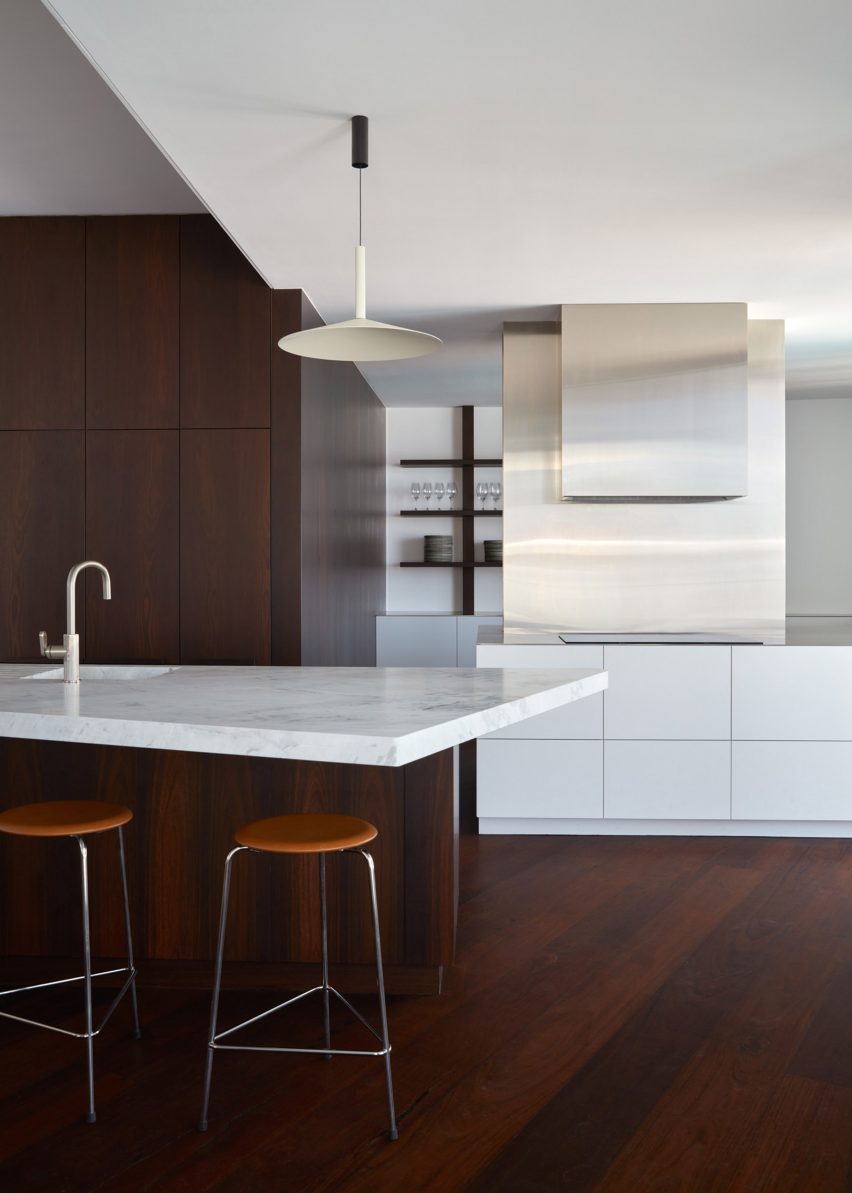 Tomich House by Mark Jeavons and Ohlo Studio