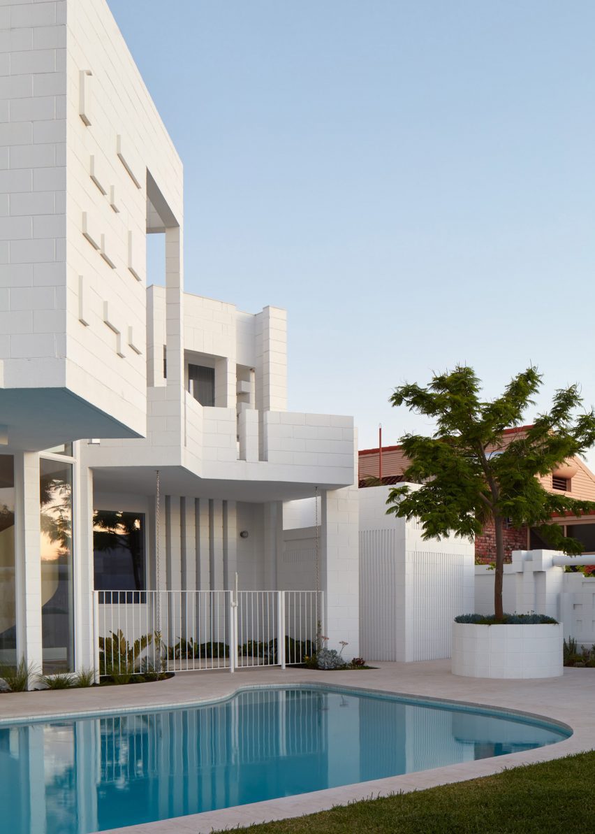 Tomich House by Mark Jeavons and Ohlo Studio