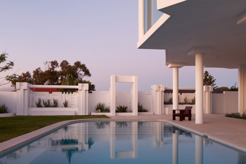 Tomich House by Mark Jeavons and Ohlo Studio