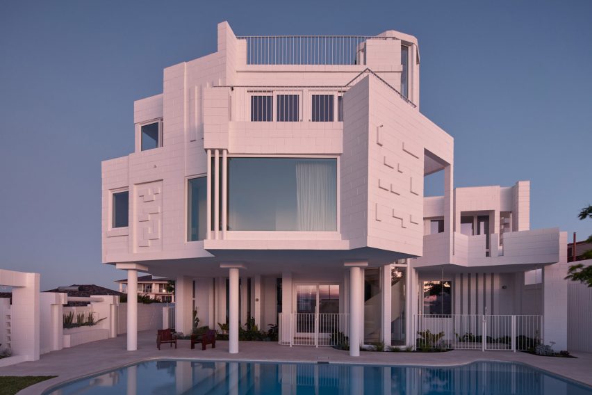 Tomich House by Mark Jeavons and Ohlo Studio