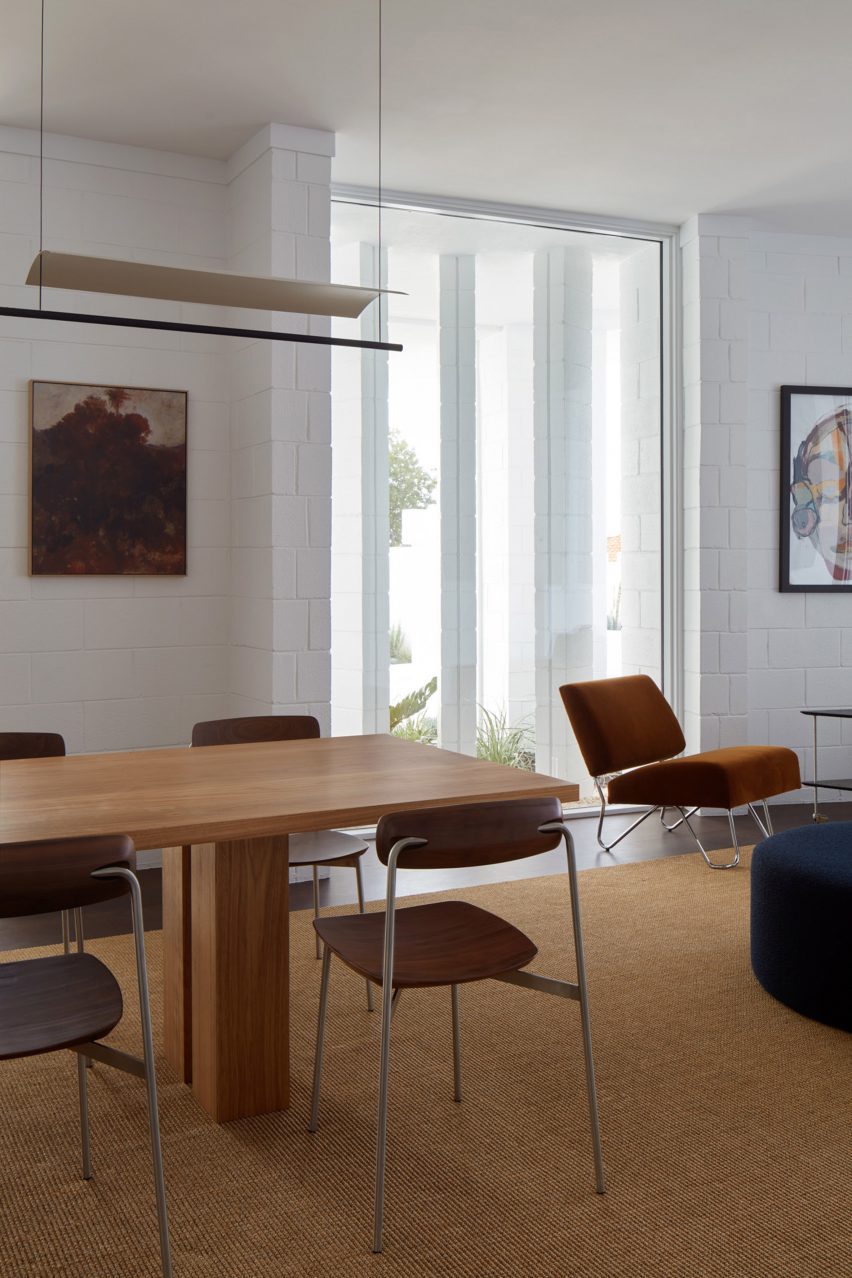 Tomich House by Mark Jeavons and Ohlo Studio