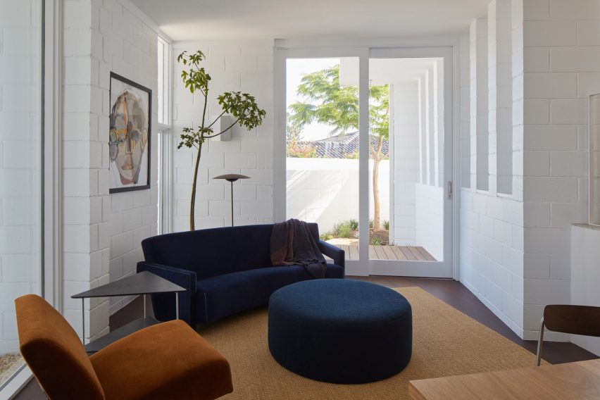 Tomich House by Mark Jeavons and Ohlo Studio