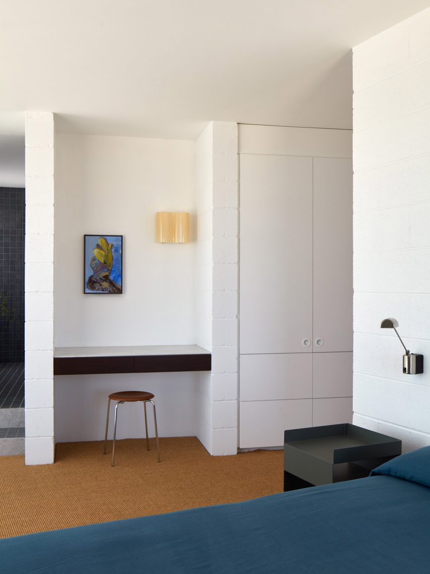 Tomich House by Mark Jeavons and Ohlo Studio
