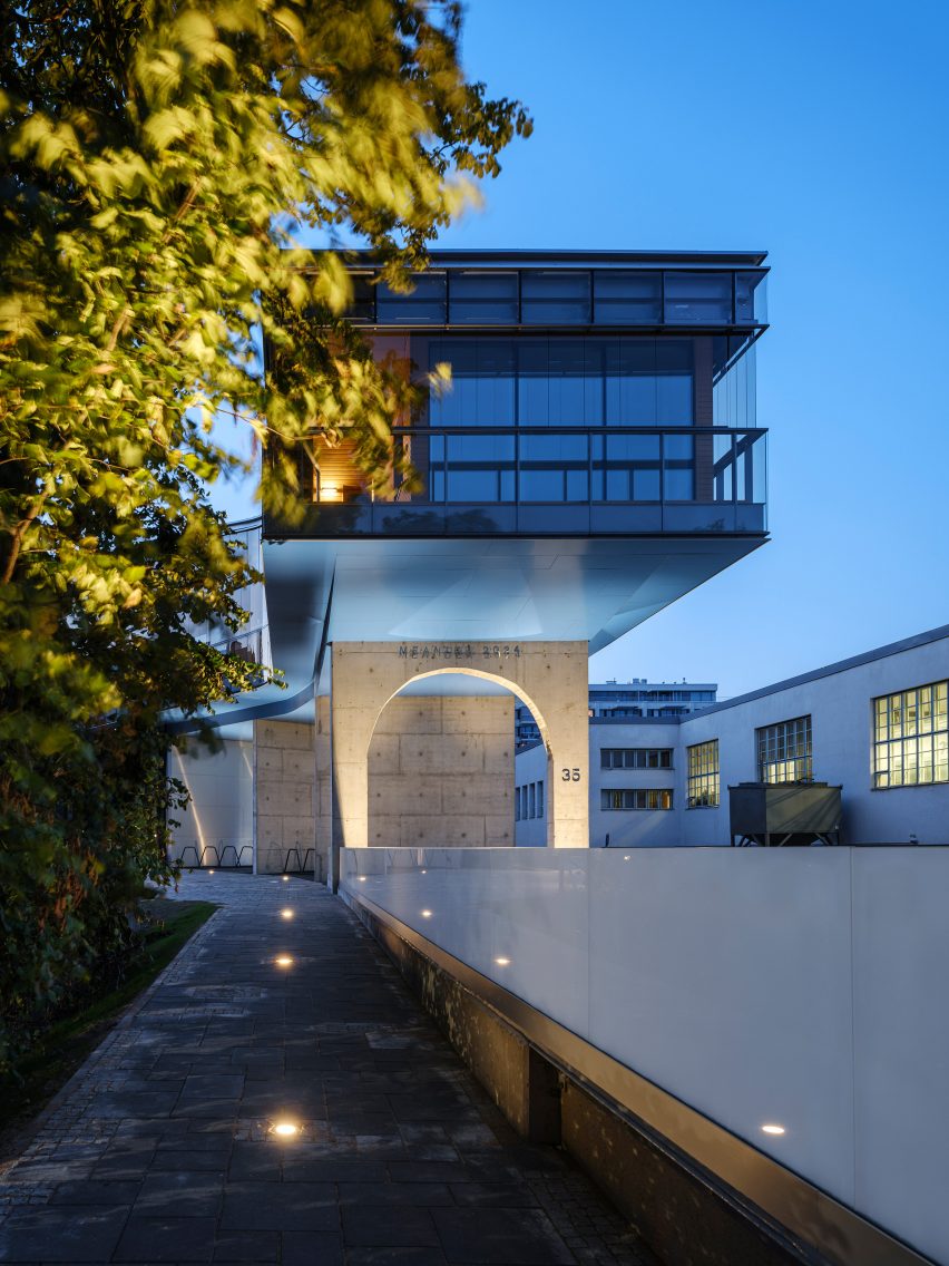Meander by Steven Holl Architects
