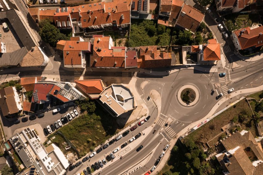 Portuguese housing block by Bureau des Mésarchitecture