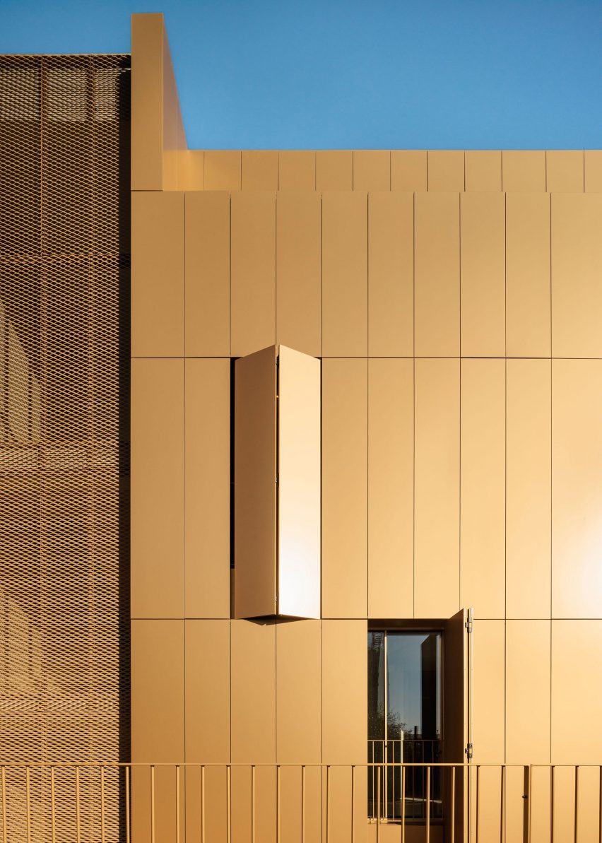 Portuguese housing block by Bureau des Mésarchitecture