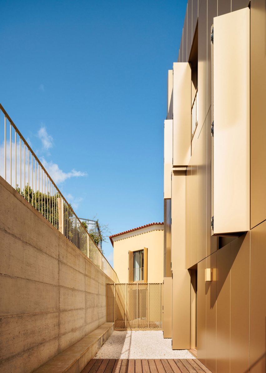 Portuguese housing block by Bureau des Mésarchitecture