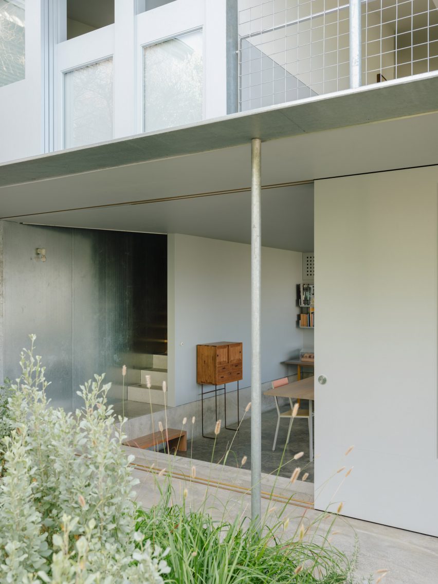 Red Hill House and Studio by Zuzana & Nicholas