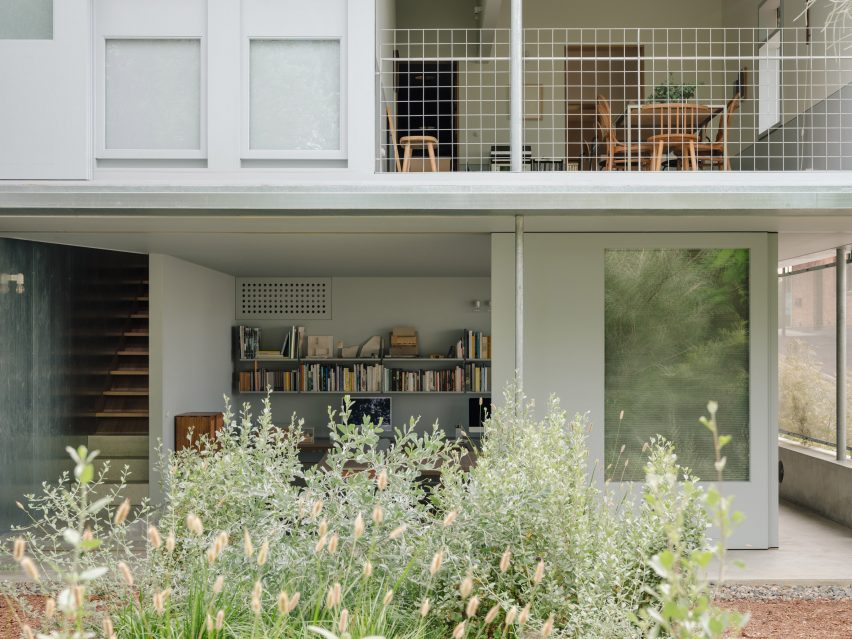 Red Hill House and Studio by Zuzana & Nicholas