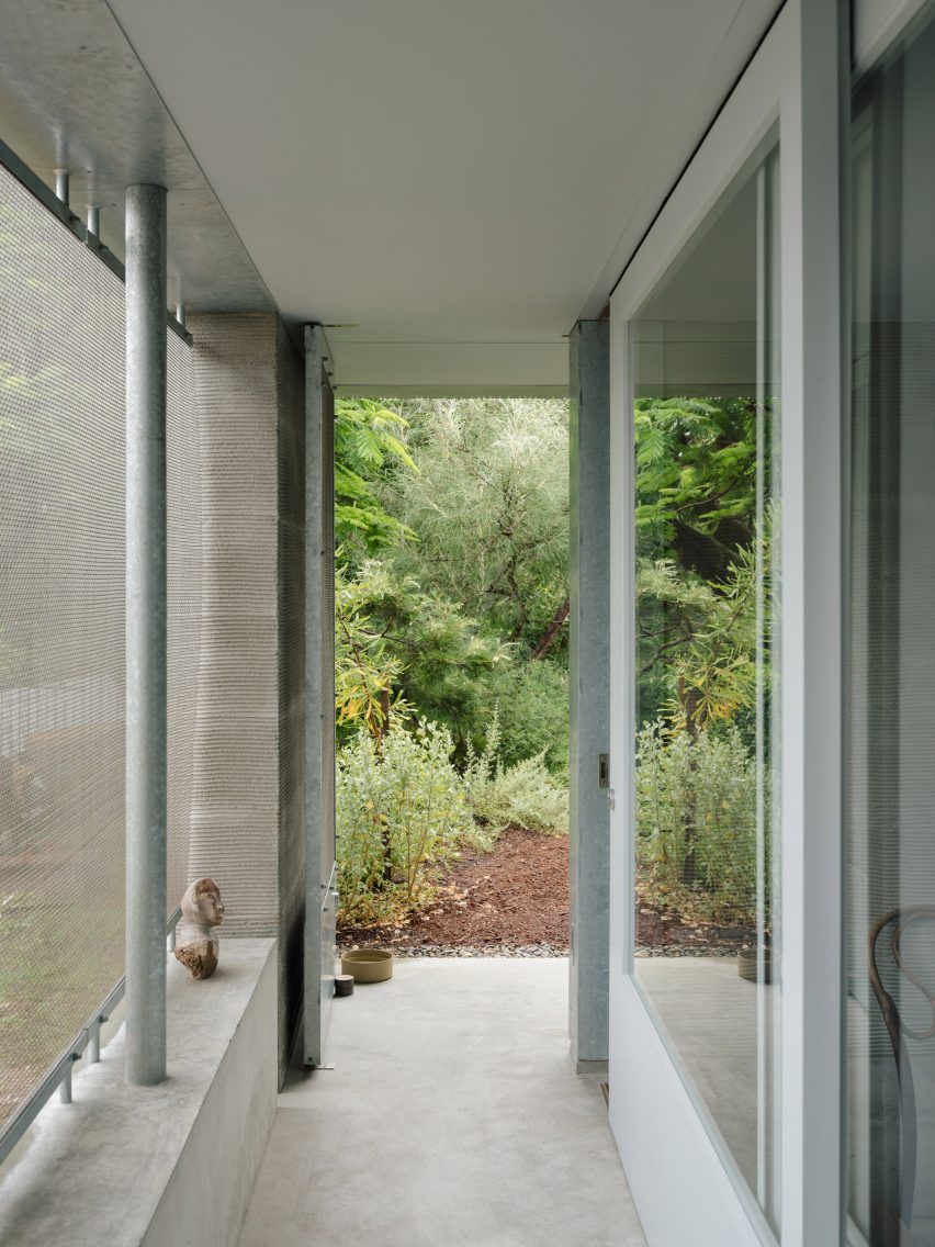 Red Hill House and Studio by Zuzana & Nicholas