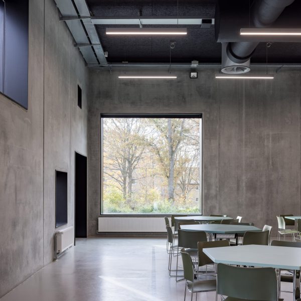 Classroom space within university extension by Rørbæk og Møller Arkitekter