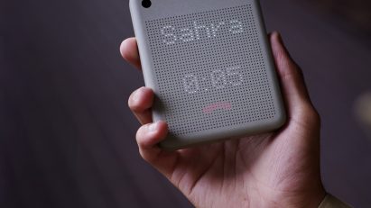 SUSA device being held in user's hand