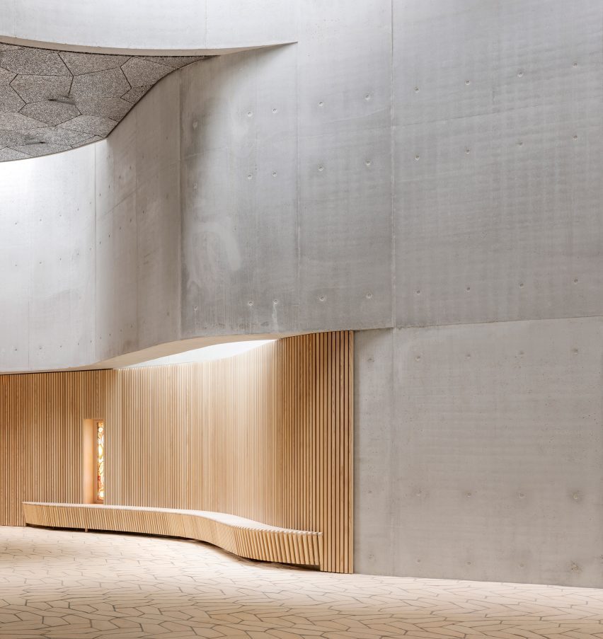 Trekroner Church by Rorbaek og Moller Arkitekter