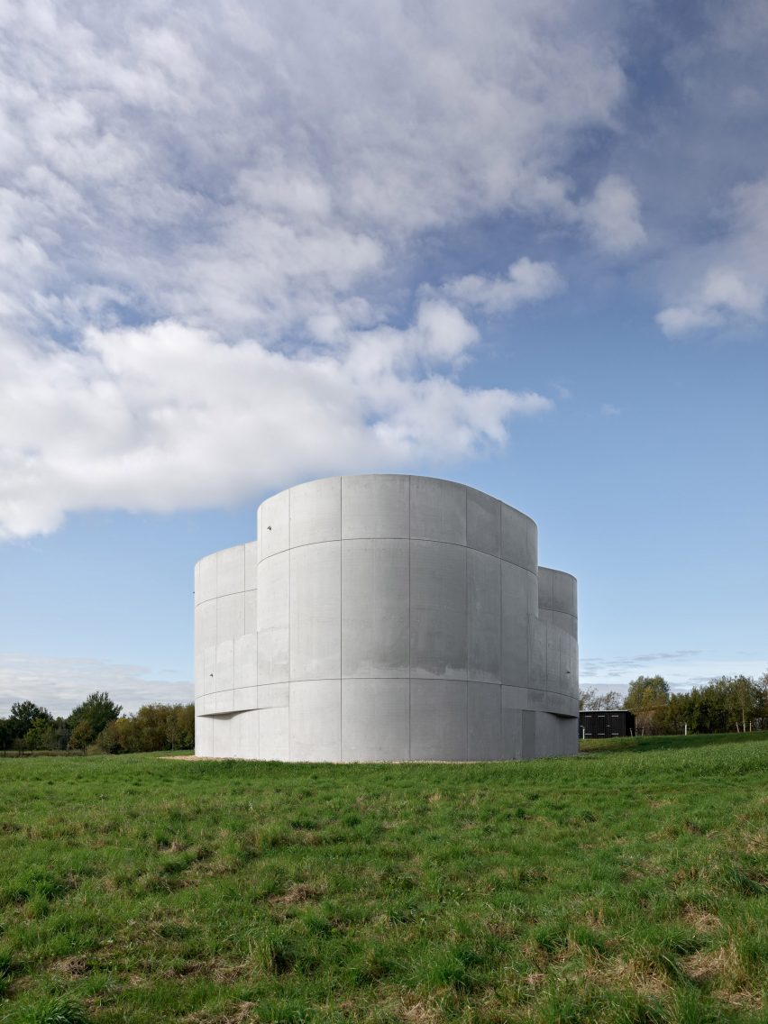 Trekroner Church by Rorbaek og Moller Arkitekter