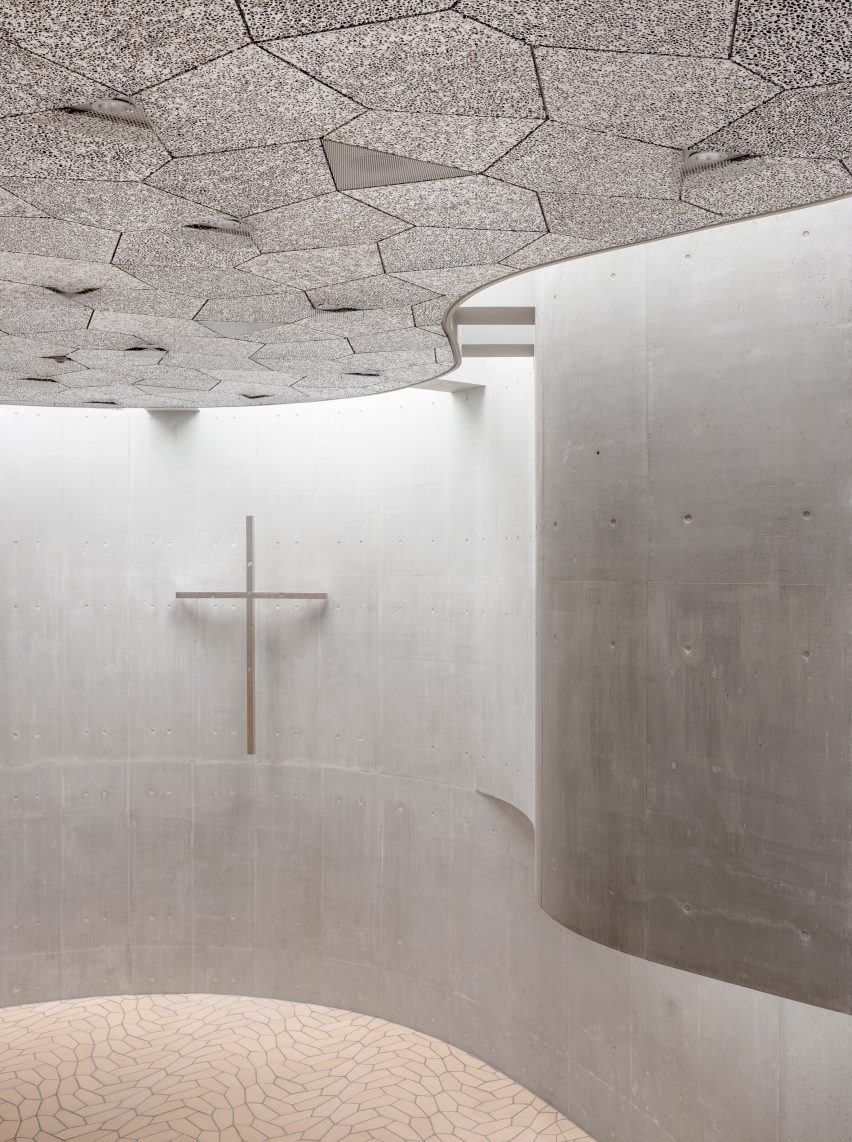 Trekroner Church by Rorbaek og Moller Arkitekter