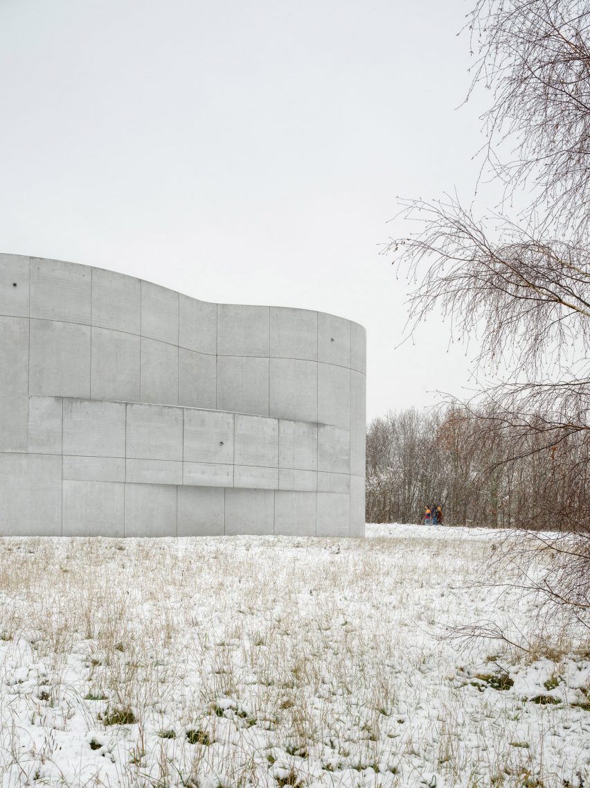 Trekroner Church by Rorbaek og Moller Arkitekter
