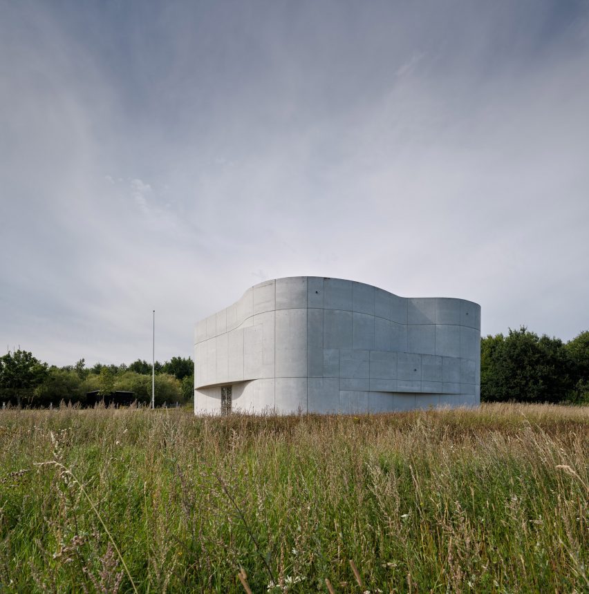 Trekroner Church by Rorbaek og Moller Arkitekter