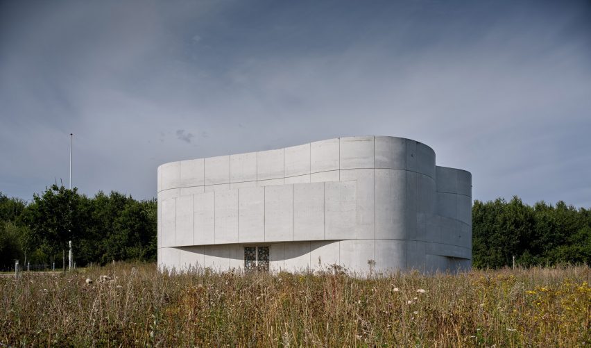 Trekroner Church by Rorbaek og Moller Arkitekter