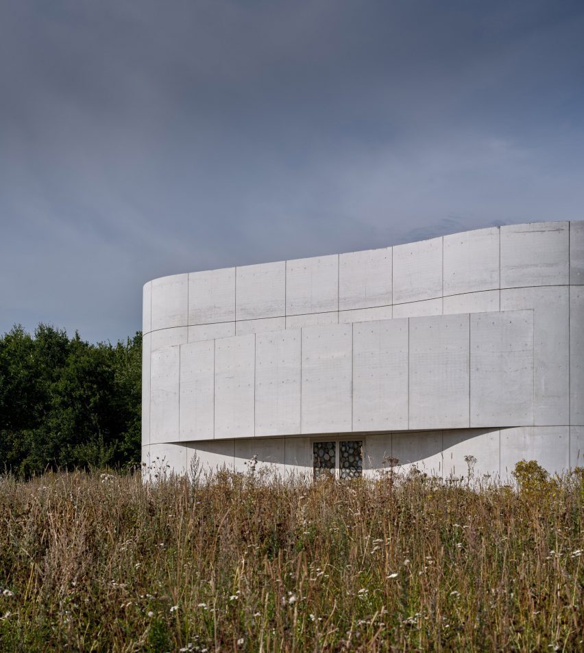 Trekroner Church by Rorbaek og Moller Arkitekter