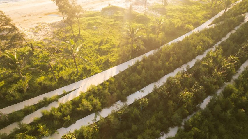 A Breathing Sea Wall by Turenscape