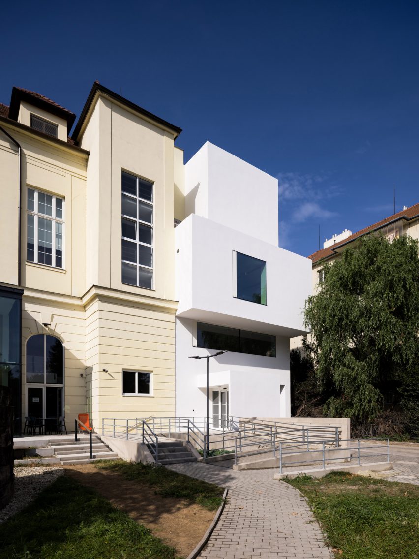 Art Studios of the Faculty of Education by Dilna